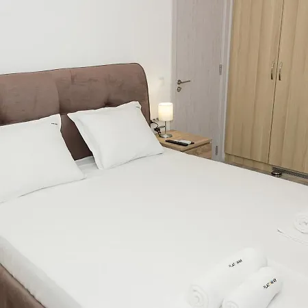 Modern Haven In Retreat With Chic Ambiance By Flat Mаnager * Warna
