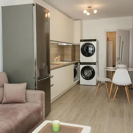 Modern Haven In Retreat With Chic Ambiance By Flat Mаnager * Warna