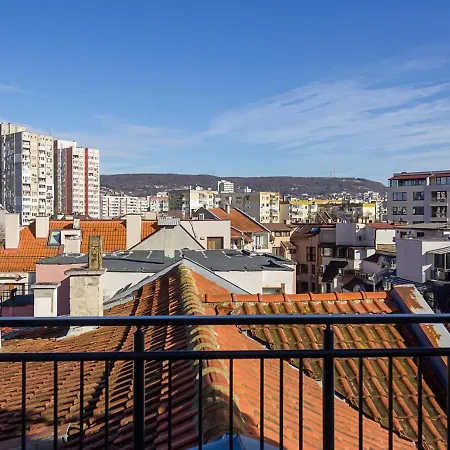 Modern Haven In Retreat With Chic Ambiance By Flat Mаnager * Varna